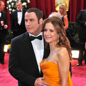 John Travolta byl v letech 1991-2020 ženatý s herečkou Kelly Preston. Ona bohužel podlehla rakovině prsu.