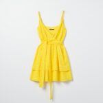 Žluté šaty s volánem. Mohito, 999 Kč