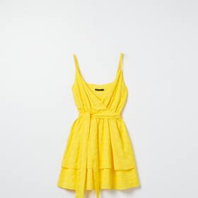 Žluté šaty s volánem. Mohito, 999 Kč