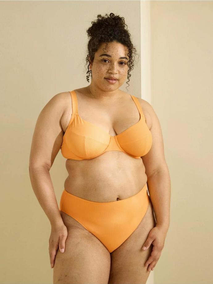 Oranžová bikinová podprsenka s kosticí. LINDEX, 599 Kč