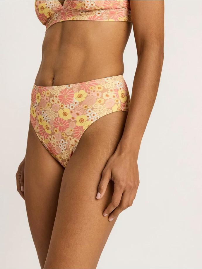 Béžové vzorované bikinové kalhotky. LINDEX, 399 Kč