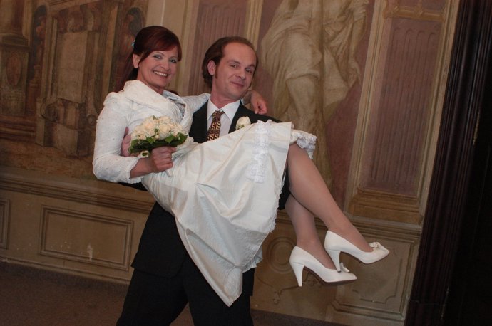 Bedřichovou osudovou ženu byla Anička, kterou si i vzal. Přestože ji podváděl a časem šli od sebe, dodnes si nejsou lhostejní.