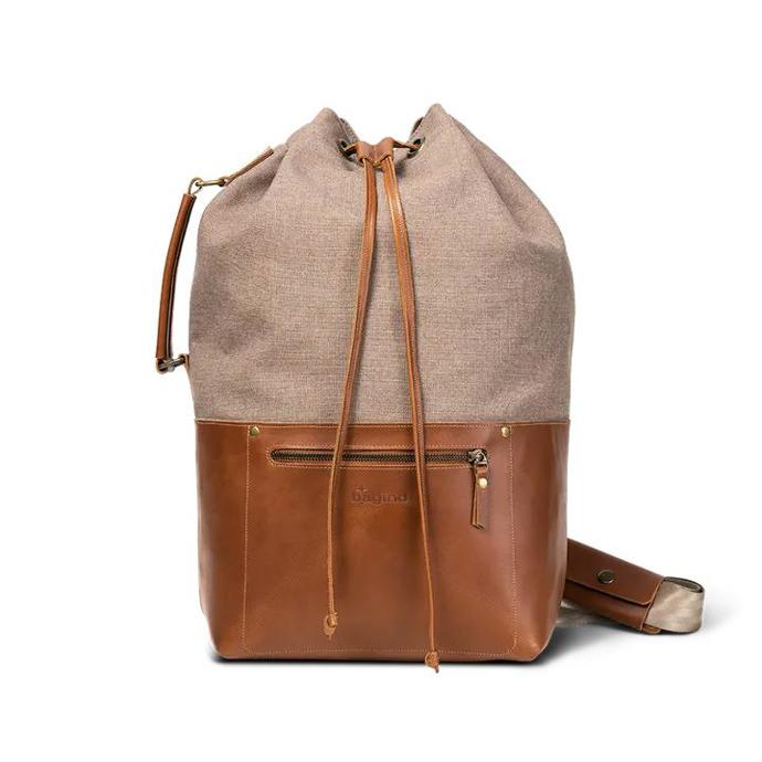 Cestovní batoh z hnědé hovězí kůže a odolného canvasu. Bagind, 3690 Kč