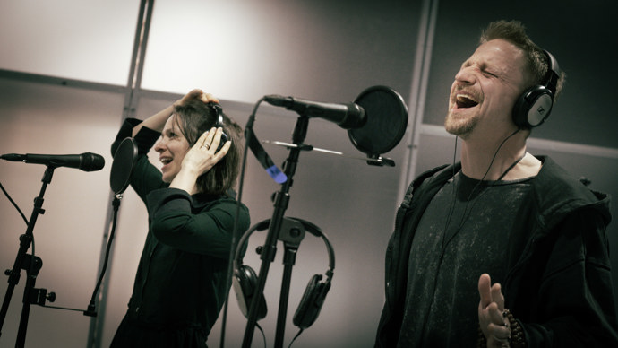 Hlavního hrdinu popíchne do akce ukradený bicykl, ovšem v průběhu děje zjišťuje, že jeho problém je mnohem složitější.