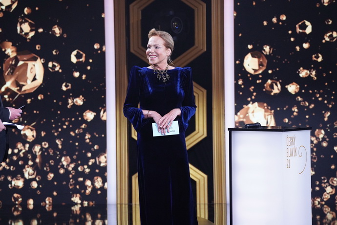 Takhle to Dagmar Havlové slušelo na posledním předávání cen Český slavík.