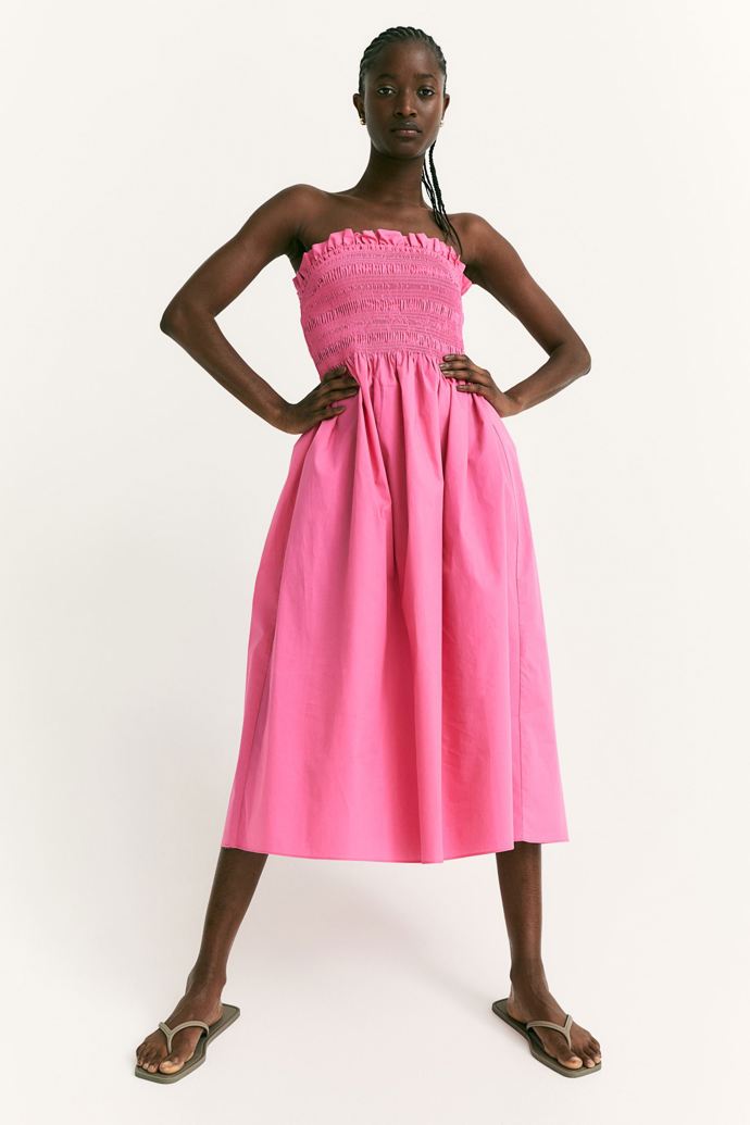 Růžové šaty s horním žabkováním. H&M, 599 Kč