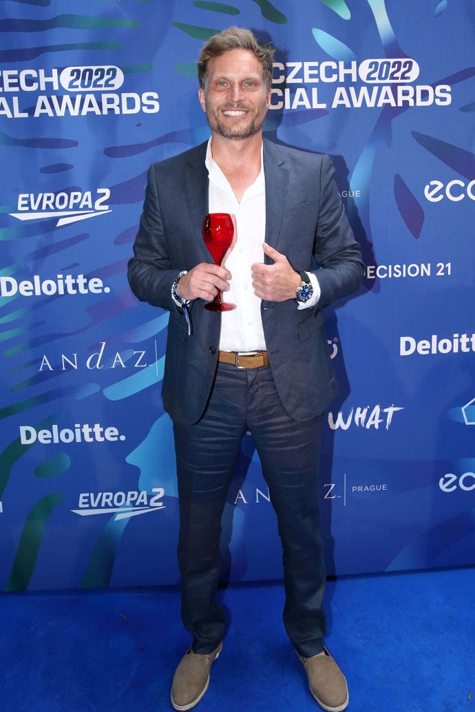 Tomáš Zástěra patřil mezi nominované na Czech Social Awards po svém úspěchu v reality show Survivor. Na Instagramu jej sleduje 151 tisíc lidí. 