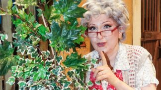 Jaroslava Kretschmerová hraje v muzikálu Slunce, seno, jahody drbnu Kelišovou: Co radila mladší verzi svého Evíka?