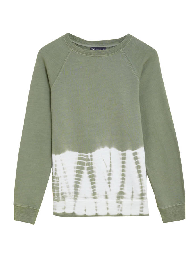 Batikovaná zelená mikina. Marks&Spencer, 899 Kč