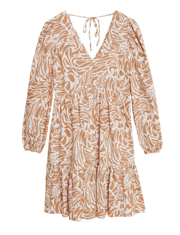 Lehké nabírané minišaty v boho stylu. Marks&Spencer, 1499 Kč