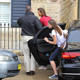 Nicole má mladší sestru Antonii (51, uprostřed), se kterou se pořád ráda stýká. Antonia se živí jako novinářka a moderátorka. Je také spoluautorkou dvou knih o rodičovství.