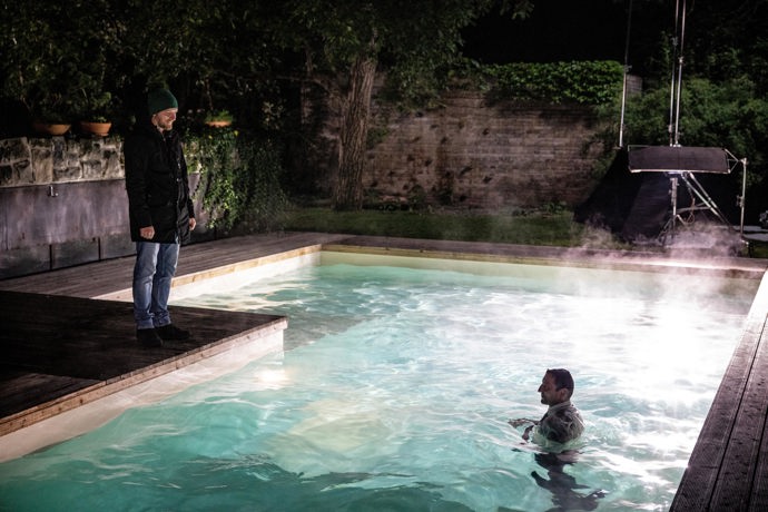 Ondřej Vetchý ve vodě, režisér Rudolf Havlík na souši.