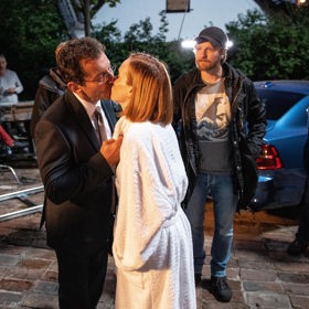 Bábovky: Propletenec osudů lidí, kteří se často ani navzájem neznají, spojuje touha po lásce.