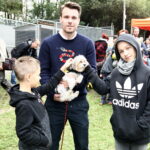 Leoš Mareš neváhá podpořit jakoukoliv dobrou věc a vede k tomu i své syny.