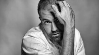 Emil (36): Chtěl jsem milenku poslat k šípku, ale pak vytáhla naše fotografie a začala mě vydírat