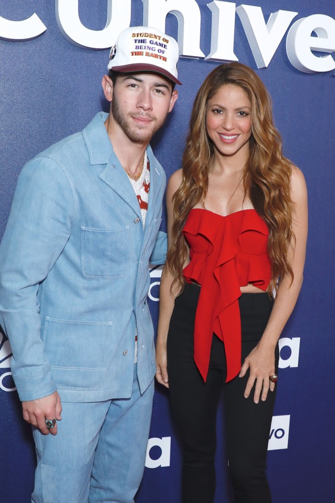 Shakira se stala členkou poroty v soutěži Dancing With Myself, kde usedla vedle zpěváka Nicka Jonase. 