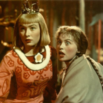 Hrátky s čertem: Princezna Dišperanda (Alena Vránová) a její služebná Káča (Eva Klepáčová) se chtějí vdát tak moc, že se kvůli tomu upíší samotnému peklu. Najde se odvážlivec, který je zachrání?