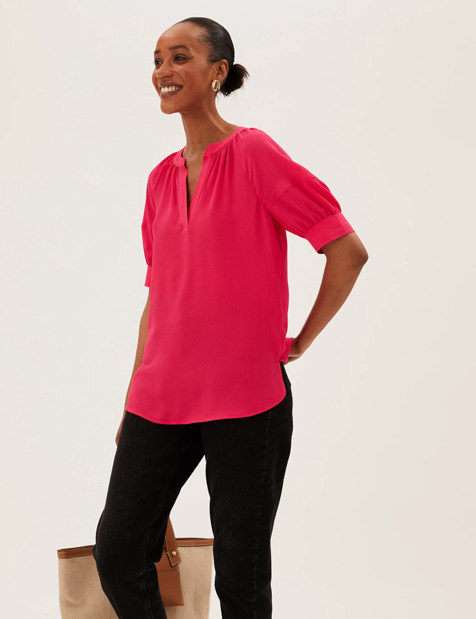 Růžová halenka s výstřihem do V. Marks&Spencer, 949 Kč