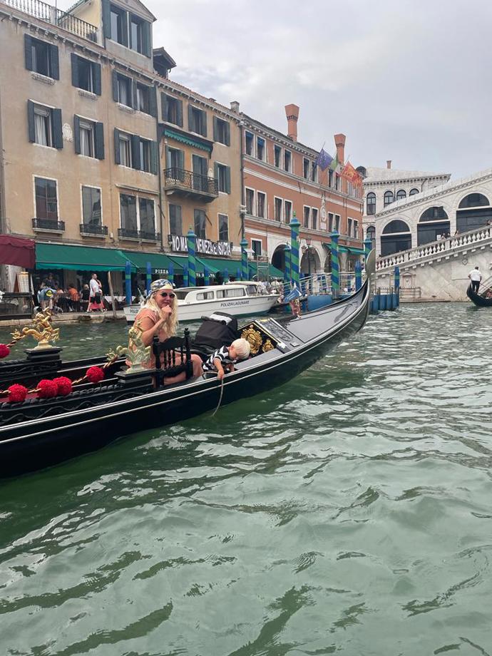 Jsem zvědavá, jestli dostanu na gondolu Kubu, protože to je asi dost romanticky trapný.