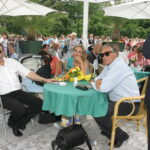 Vendula Pizingerová, tehdy Svobodová, ve Varech pořádala dražby pro svou nadaci Kapka naděje. 