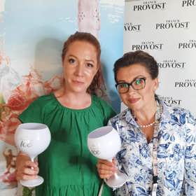 S herečkou Danou Morávkovou jsme měli možnost mluvit, když navštívila svoji kamarádku, herečku Nikol Kouklovou, ve známém kadeřnickém salónu v Grandhotelu Pupp.