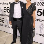 Herecký pár Jan Dolanský a Lenka Vlasáková osud Bena a Jennifer lehce připomínají. Vzali se po 19 letech od chvíle, kdy spolu začali chodit. Na rozdíl od hollywoodské dvojice ale těch téměř dvacet let strávili společně. 