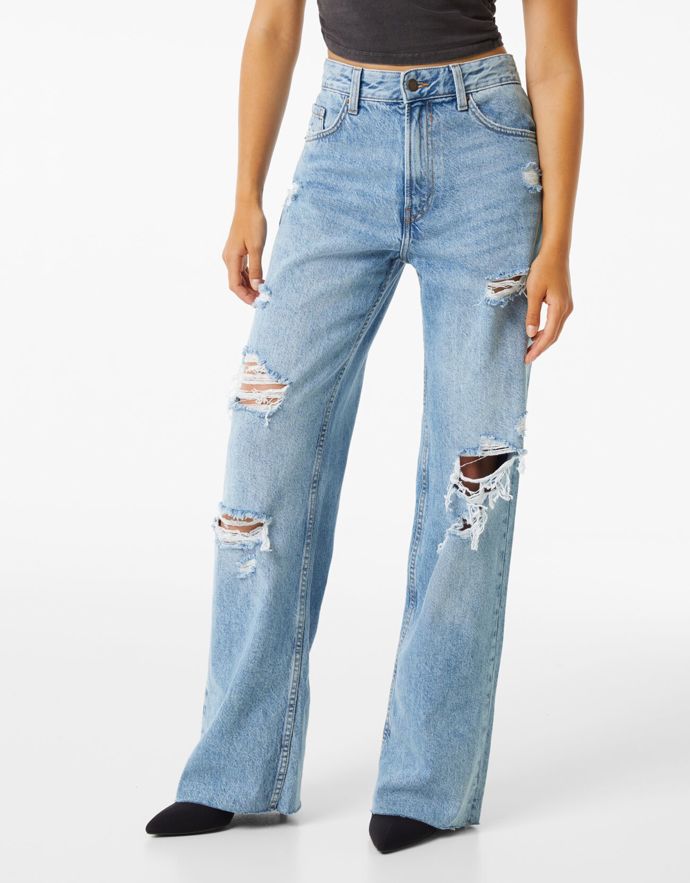 Široké džíny Bershka. 799 Kč