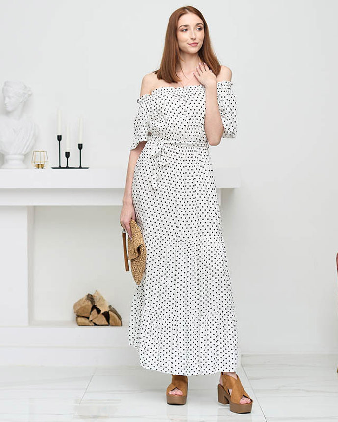 Dlouhé bílé šaty s puntíky. Royal Fashion, 399 Kč