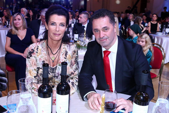 V zimním období je často vídáme na plesech. 