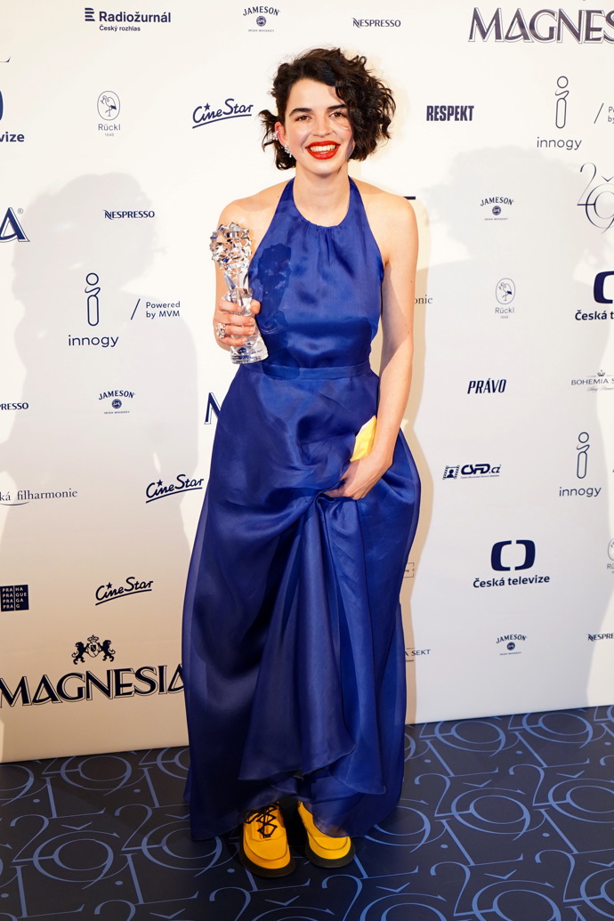 Letos v zimě zaujala čerstvá držitelka Českého lva masivními žlutými botami - coby symbolem válkou zasažené Ukrajiny.