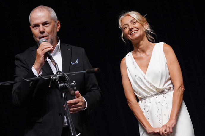 Marek Eben nešetřil chválou a pro herce připravil důstojné přivítání na projekci.