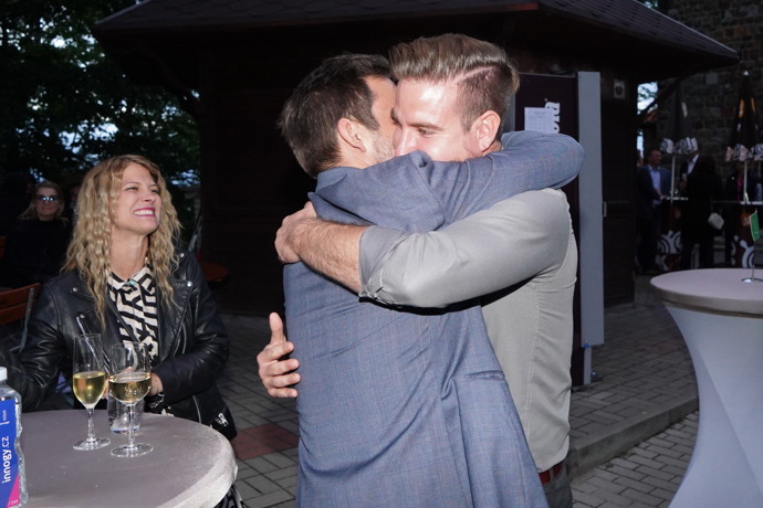 Také syn herce Bolka Polívky Vladimír se během festivalu rád na chvíli ocitnul v mužské náruči.