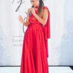 Monika Bagárová byla v Karlových Varech hlavní hvězdou přehlídky návrhářky Zuzany Lešák Černé.