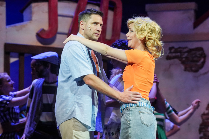 Ústřední dvojice Šimon Plánička (Martin Písařík) a Blažena, kterou v muzikálu hrají Ivana Korolová či Nikola Ďuricová. Ve filmu ji ztvárnila Veronika Kánská.