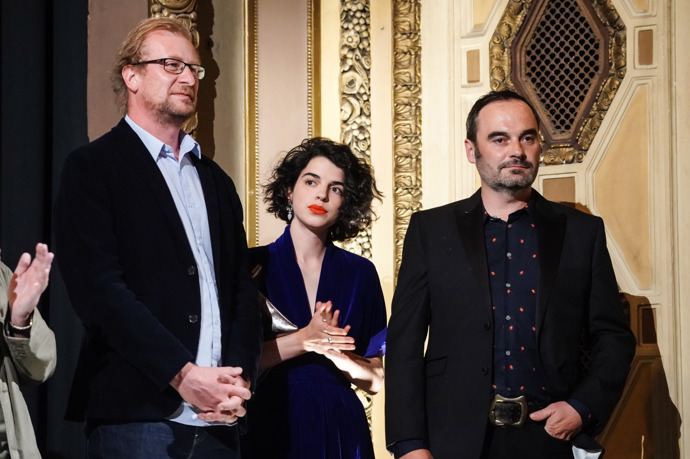 Svou vizáží i stylem oblékání připomíná Antonie křehkou francouzskou krásku Audrey Tautou.