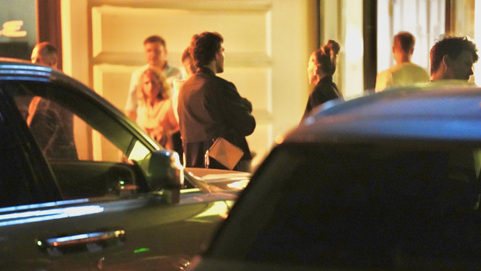 K dokonalosti to dotáhl zlatou kabelkou.