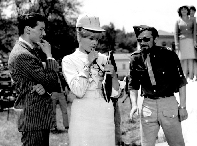 Díky tomu se ve filmu Kdyby tisíc klarinetů mohli sejít hudební hvězdy jako Waldemar Matuška, Eva Pilarová, Karel Gott nebo Hana Hegerová.