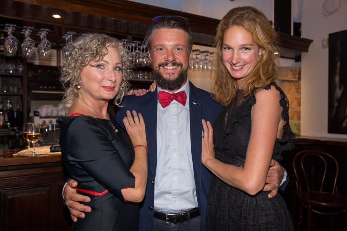 Takhle to Světlaně Nálepkové slušelo před dvěma lety na oslavě 60. narozenin. Společnost jí dělala Josefína s přítelem Ondřejem Kavanem. 