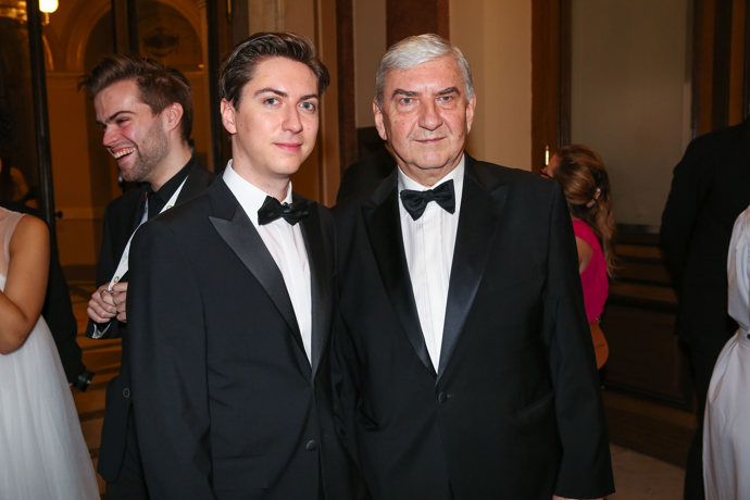 Tátou Matyáška, kterému přestalo bít srdíčko, je Miroslavův starší syn Martin (na fotce).