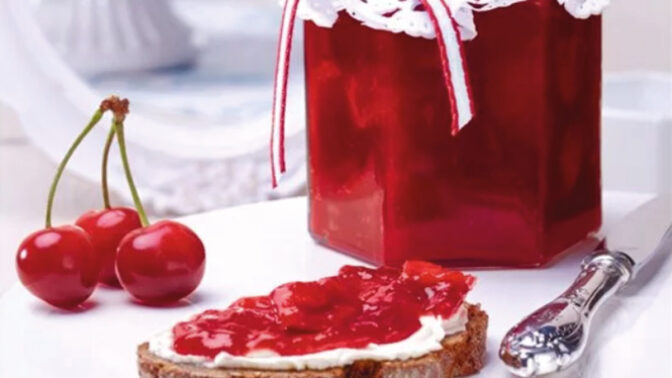 Víte, jaké jsou nejnovější trendy v přípravě domácích džemů a marmelád? Z čeho se vyrábějí a co se do nich může přidat?