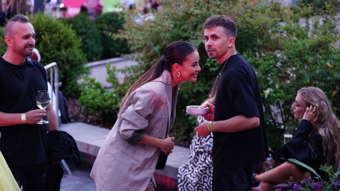 Zábava na jeden večer, to je přesně to, co maminka dvouletého dítěte občas potřebuje jako sůl.