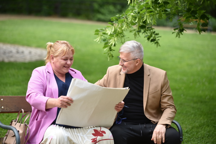 S kily navíc se Pavla Tomicová ještě objevuje v novém videoklipu Petra Kotvalda, Brýle.