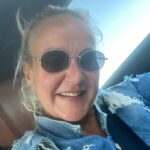 A tak je pořád někde nechává. V kabelce se jí většinou poškrábou, na hlavě zase zamastí. Nepomohl ani lorňon, protože na krku čelí brýle věčně umaštěnému Pepíčkovi.