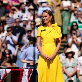 Vévodkyně z Cambridge oblékla krásné žluté šaty.