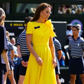 Kate Middleton včera oslnila na wimbledonském kurtu.