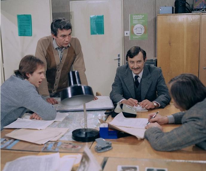 Na seriálu Malý pitaval z velkého města se jako odborný poradce podílel kriminalista Miloslav Dočekal.