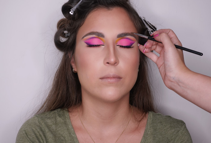 "Obočí jsem lehce dokreslila gelem a jemně ho vytvarovala."