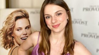 Štěpánka Fingerhutová ze seriálu Devadesátky: Díky chybě kadeřníka teď dostávám víc rolí