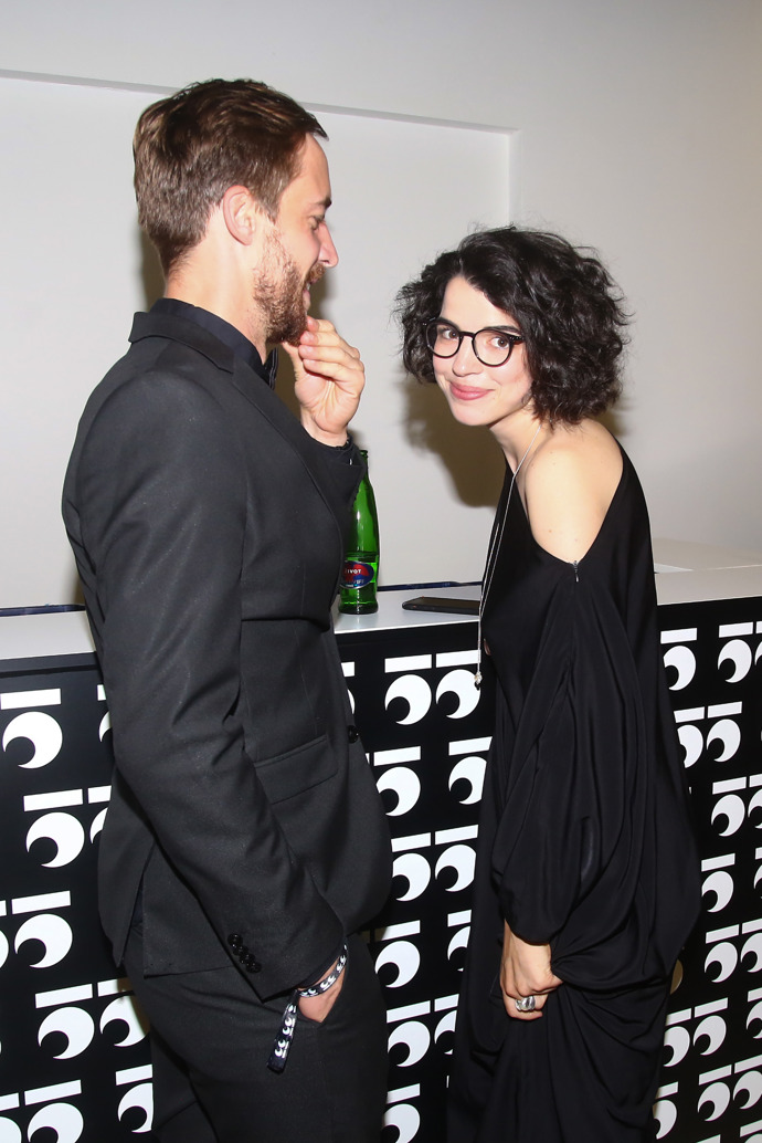 Antonie Formanová se obléká velmi minimalisticky a mezi její oblíbené barvy patří černá.