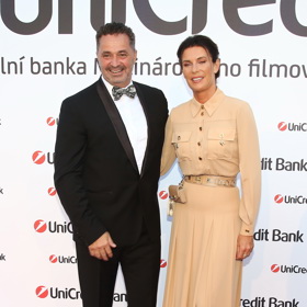 Po třech letech absence se Martin Dejdar se svou půvabnou ženou objevil na filmovém festivalu v Karlových Varech.